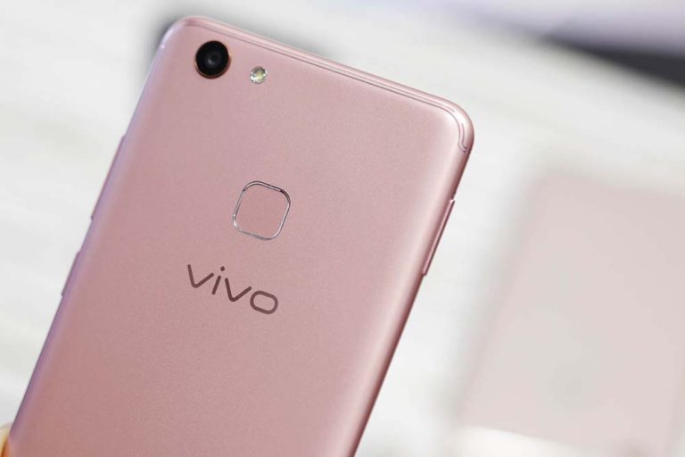 Vivo V7+ review: Ushering selfie phones into a borderless future